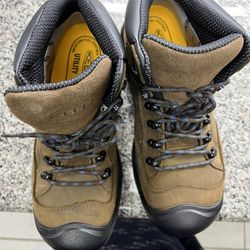 Keen Utility Footwear For Men Size 9.5. Genuine https://offerup.com/redirect/?o=TGVhdGhlci5OZXc= With Original Box.