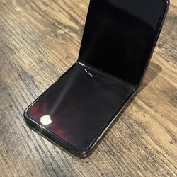 Samsung Galaxy flip 4 Phone
