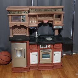 Little Tikes Gourmet Prep n Serve Kitchen
