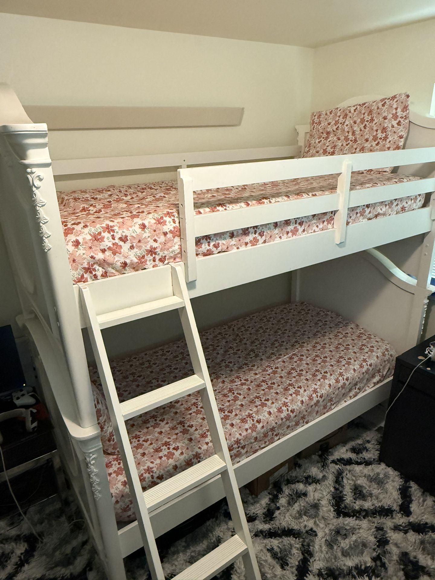 White High Quality Bunk Bed With Mattresses
