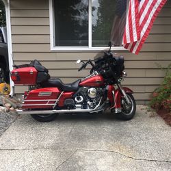 Harley-Davidson FLHTCU Ultra Classic Electra Glide.