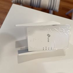 Almost New Wi-Fi Extender Tp-link