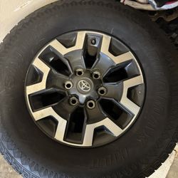 Toyota Tacoma 2016-2023 Stock Rims With Tires Still In Good Condition