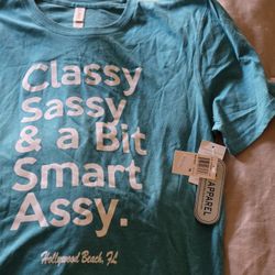 Women’s Graphic Tee Size M New With Tag