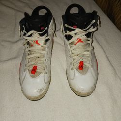 Jordan Retro 6 "Infared White"
