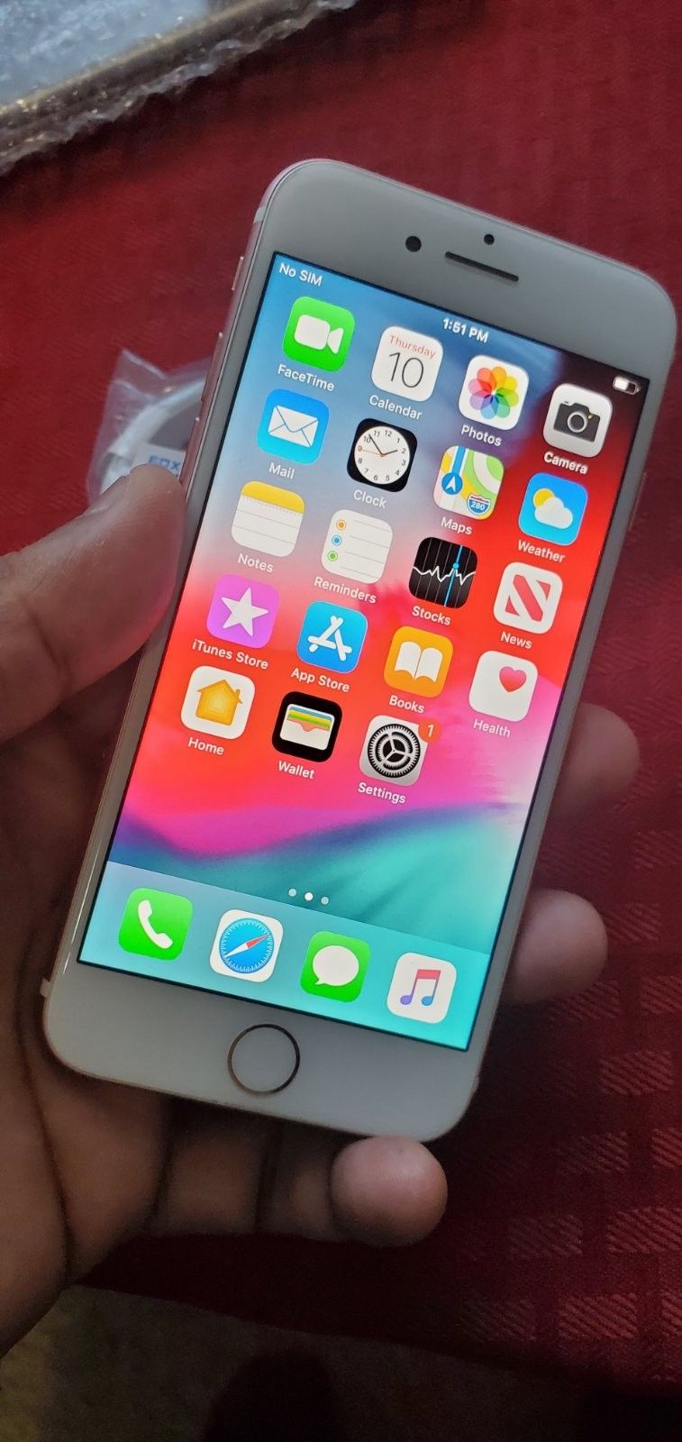 iPhone 7 | Factory Unlocked | Works For Any SIM Company Carrier | Works For Locally & INTERNATIONALLY | Like Almost New...