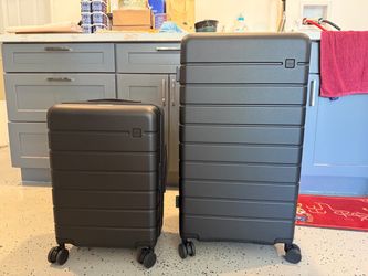 Hard Shell Spinner Luggage Set of 2 size 20+28inch