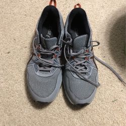 Mens ASICS Sz 11
