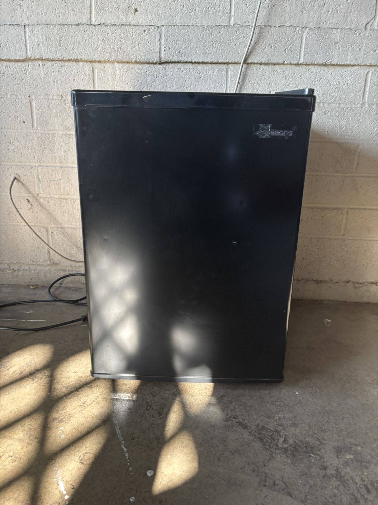 Mini fridge