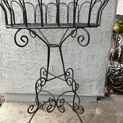 Black Wrought Iron wire Metal Plant Stand