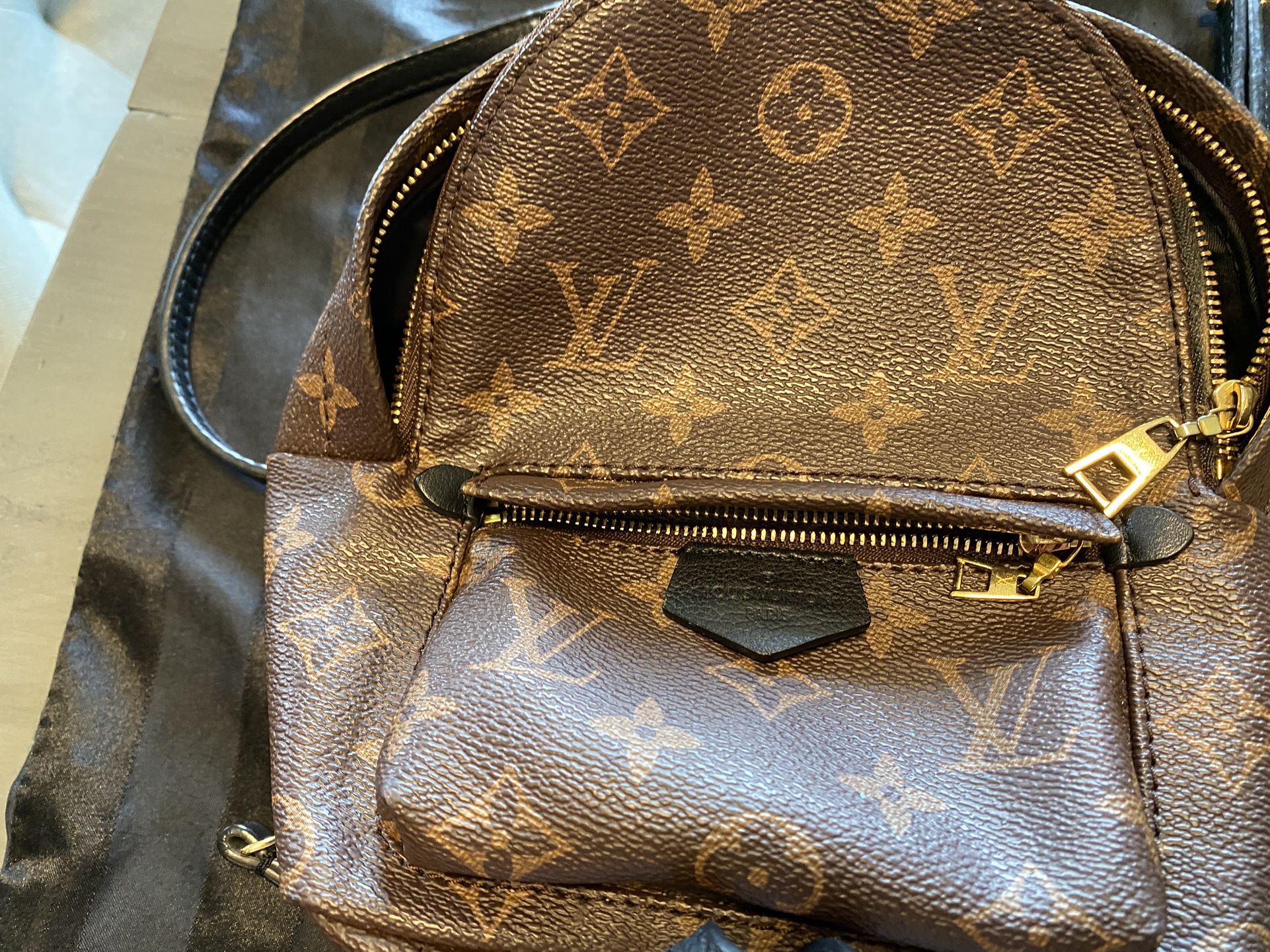 Louis Vuitton Men'sTakeoff Backpack Black for Sale in Frisco, TX - OfferUp