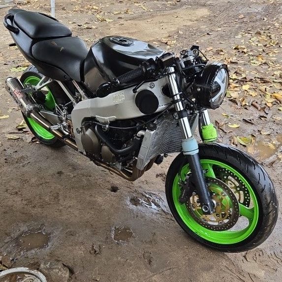 1998 Kawasaki Zx6r for Sale in Hanford, CA - OfferUp