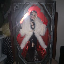 Disney Villian Cruella De ViL 