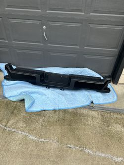 F250 F350 Super Duty XL Rear Bumper 2023-2026 Ford OEM Black Step like new take off. Some cosmetic scratches Harness was cut off