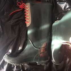 Rain boots size 8