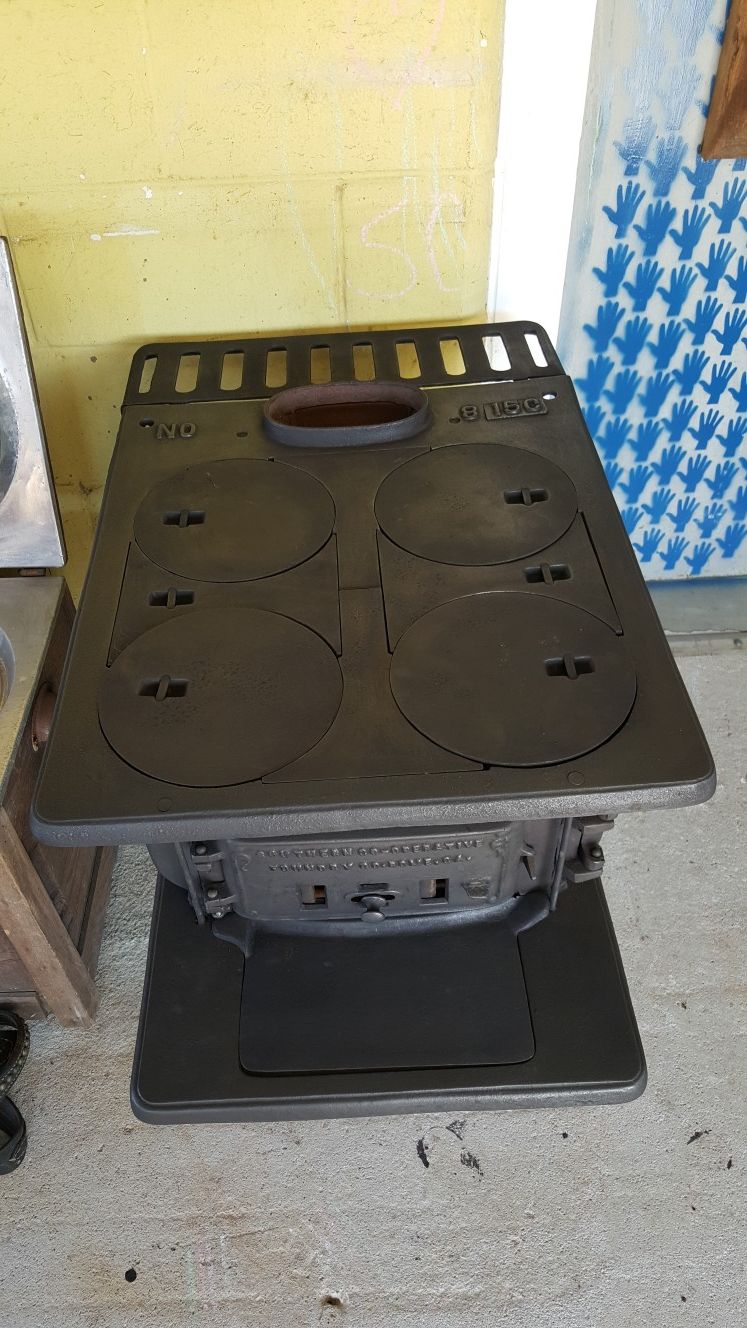 Dixie Belle , Southern Foundry Co-Operative Wood Cook Stove for Sale in  Heath Springs, SC - OfferUp