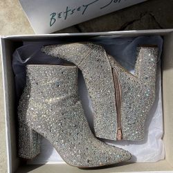 Betsey Johnson Sb Cady Ankle Boot Size 6