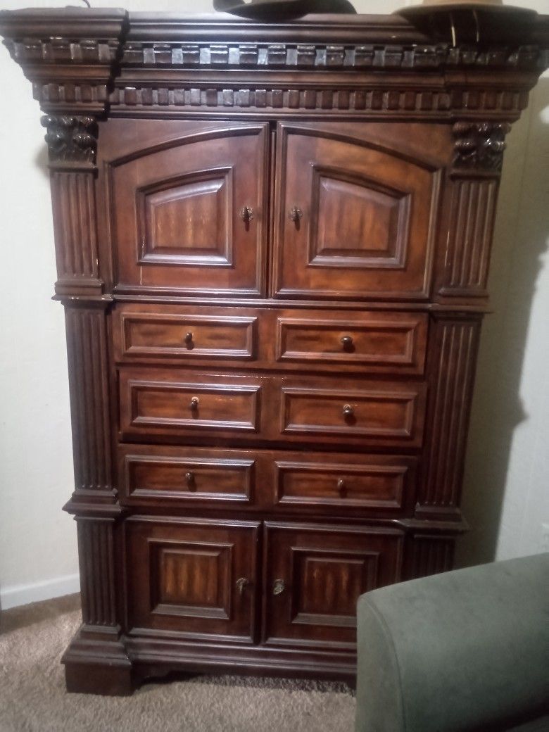 Queen Bedroom Set
