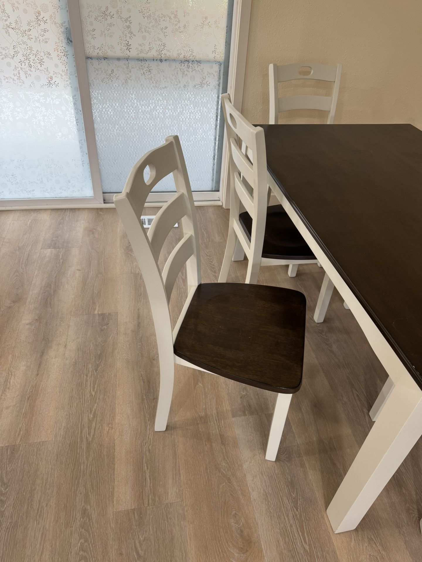 Dinning Table