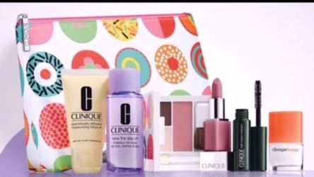 Clinique travel makeup kit new with free makeup bag