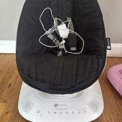 4moms MamaRoo multi-motion baby Swing Smart Connectivity- Black