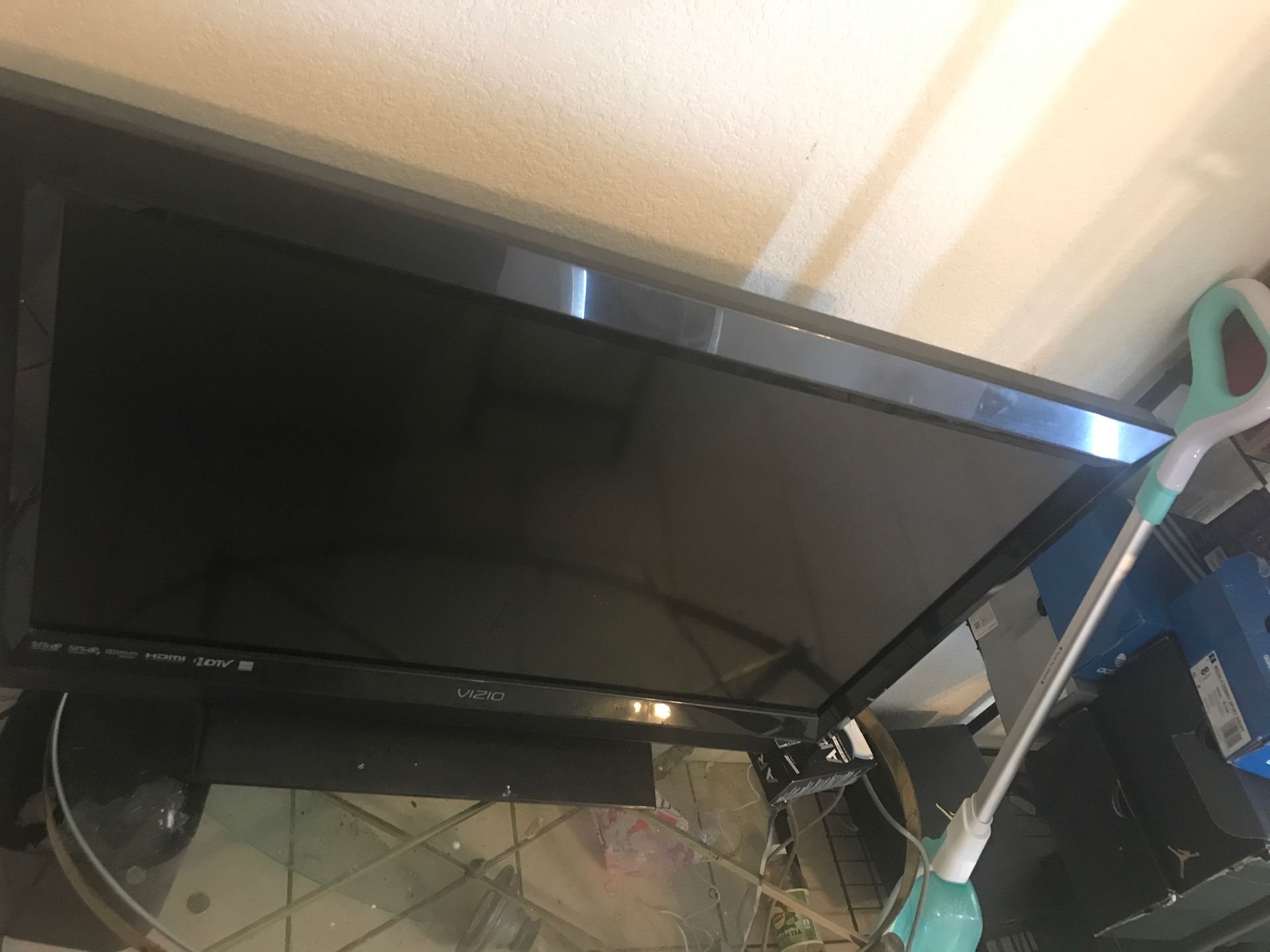 Vizio tv for sale pick up only