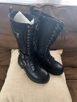 Beautiful women’s boots size 6 1/2