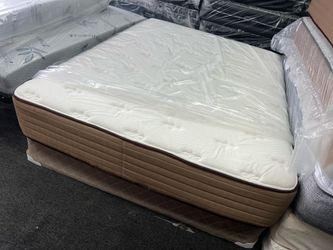 Queen mattress and box spring