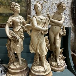 Beautiful Vintage Statues Set 