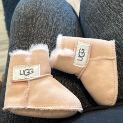 UGG BOOTIE