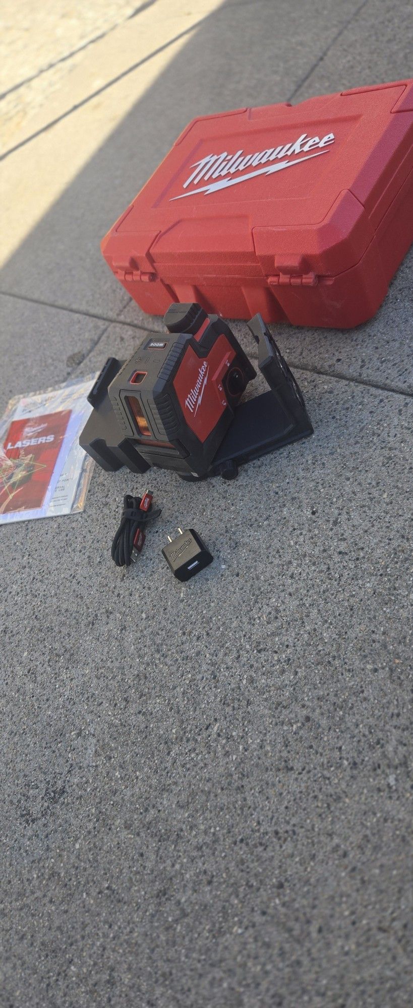 Lazer Milwokee Recargable