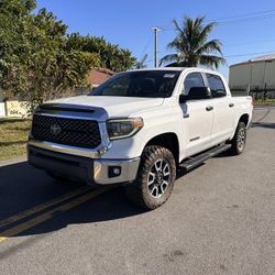 2018 TOYOTA TUNDRA SR5