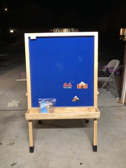 Lakeshore Felt A-Frame Easel With Packets