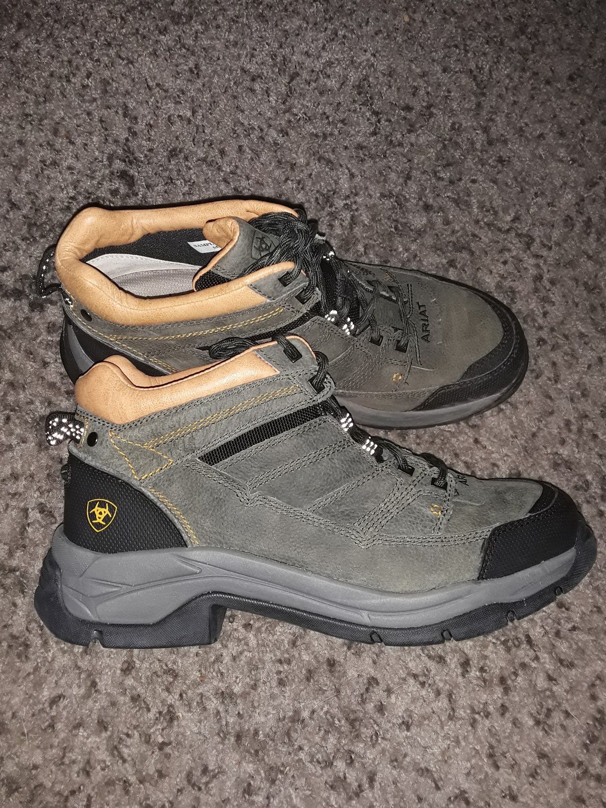 Brand New Mens Hiking Work boots Botas ARIAT Size 10