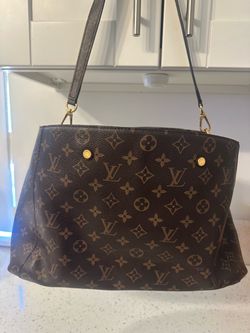 LV purse