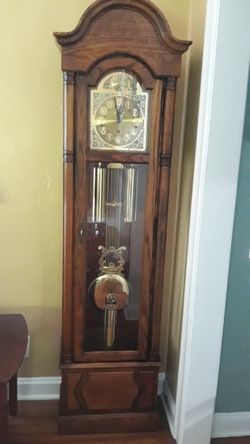 Grandfather Clock Howard Miller