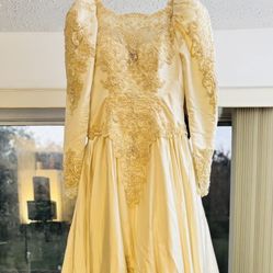 Vintage Elegant Wedding Gown