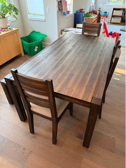 Dining Table - seats 7 (with bench)
