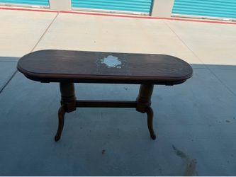 Entrance table
