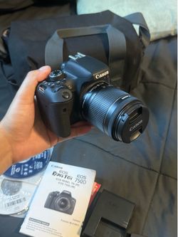 Canon EOS Rebel T7 EF-S 18-55mm IS II Kit: 24.1MP Digital SLR with Wi-Fi & 1080p HD Movie used