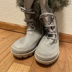 Sorel Women Snow Boots Size 8.5