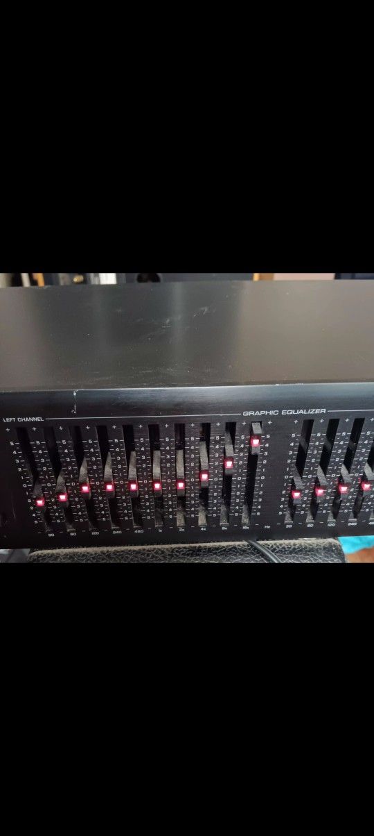 Yamaha Natural Sound Equalizer Eq-70 