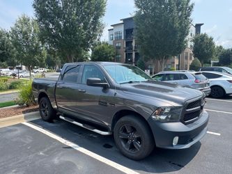 2018 RAM 1500 4x4 Crew Cab - 5.7L HEMI