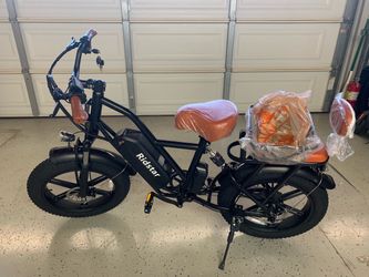 Brand New Sealed in Box Ridstar FM001 2-Seater FatTire Electric Bike Assembled Bike Shown for Display