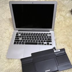 Mac Book for parts $185