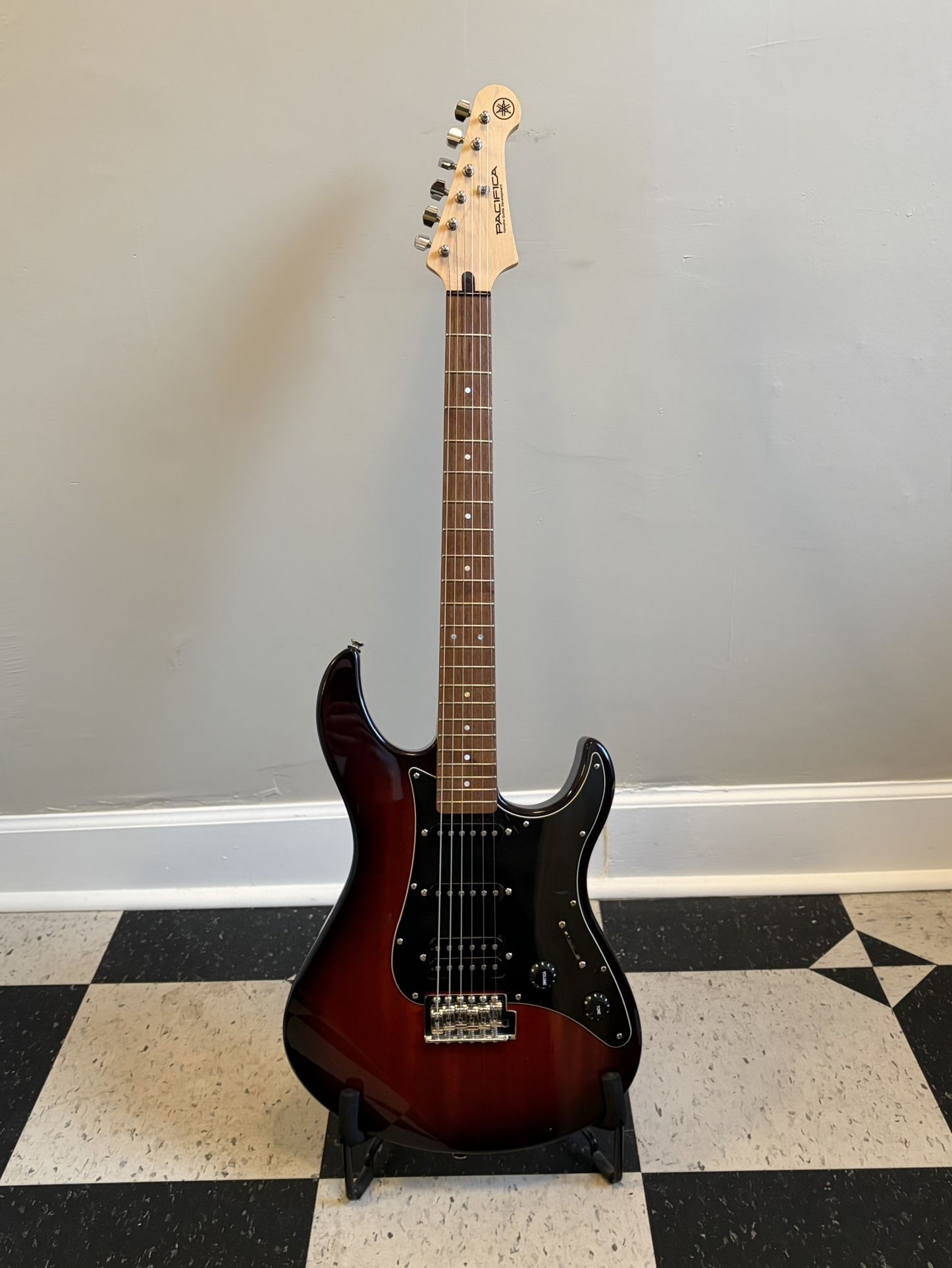 YAMAHA PACIFICA PAC012DLX