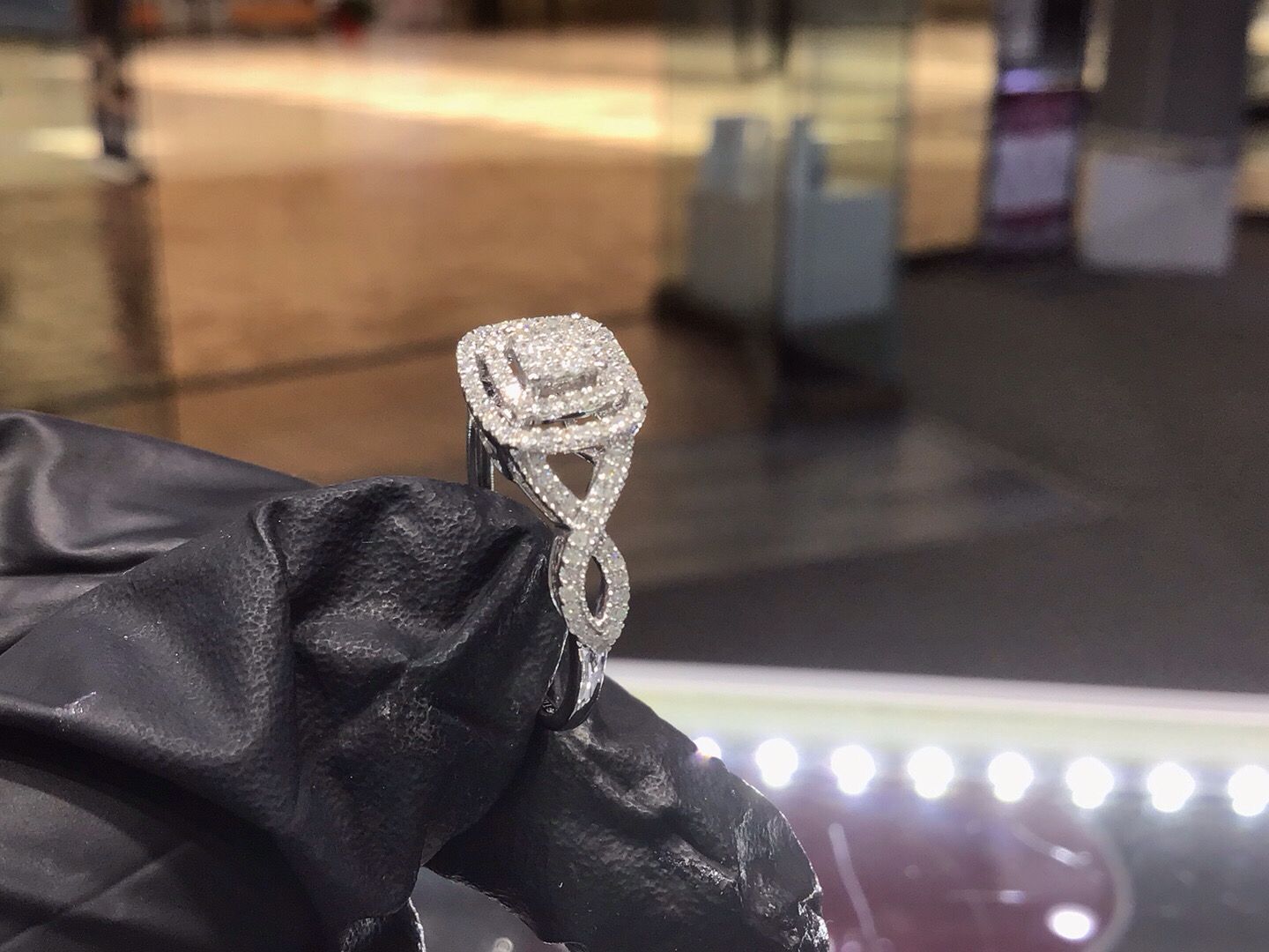 10k white gold natural diamond ring ladyβs size 7 available in stock ..πππ