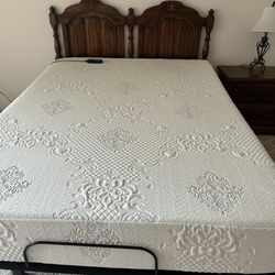 Electric Bed Frame and Queen Mattress 