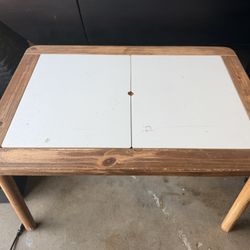 Kids desk