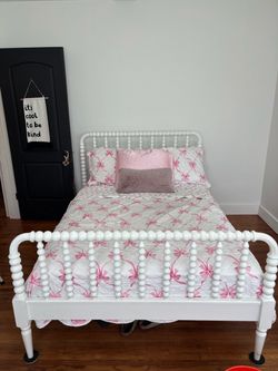 Girls White Full Size Bed